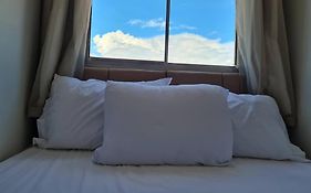 Kitnet 306 centro, com linda vista janela, tv smart